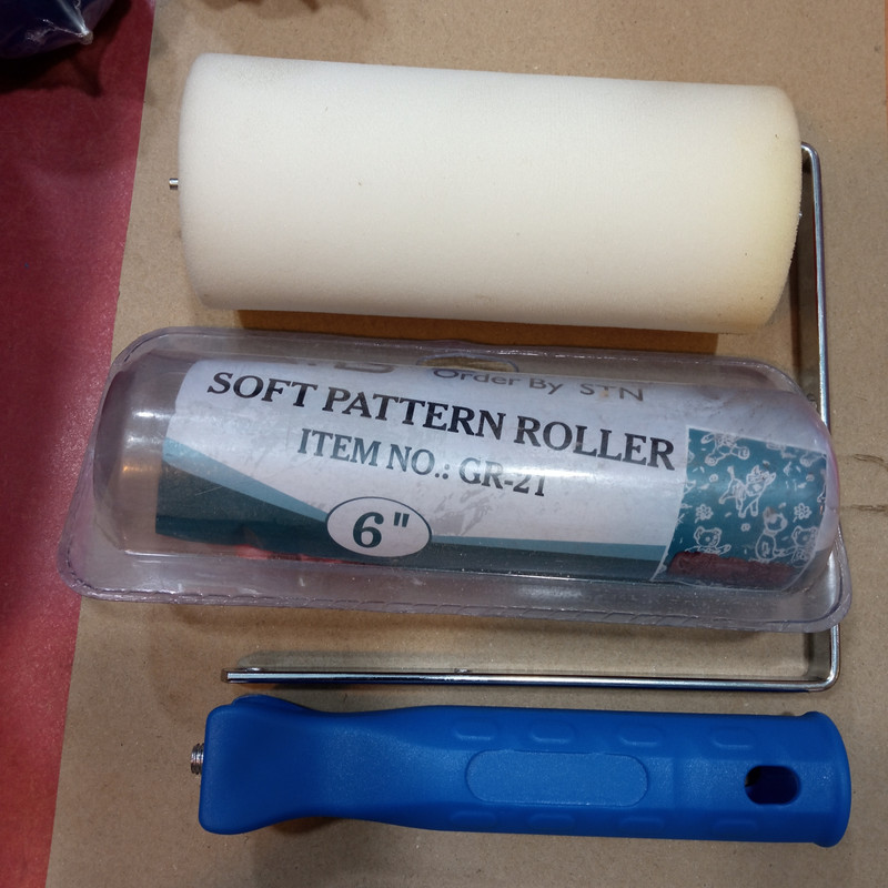 غلتک نقاشی  کد GR21 به همراه فوم و دسته سایز 6 اینچ