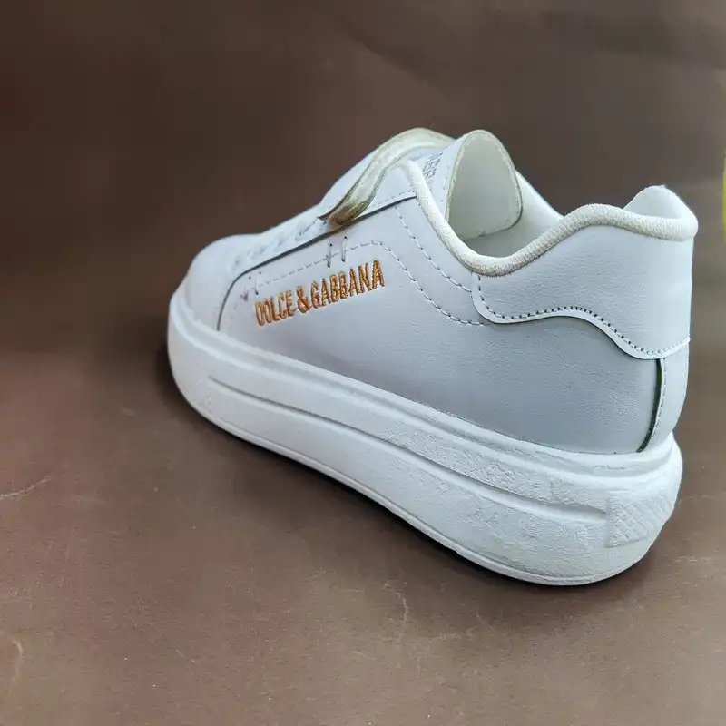 کفش مخصوص پیاده روی مدل 2025 uu