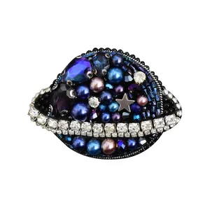 سنجاق سینه زنانه طرح کهکشان