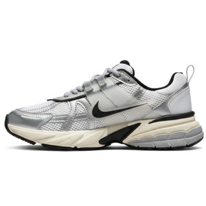 کفش پیاده‌روی مدل v2k