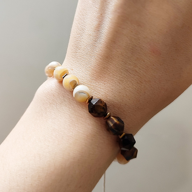 دستبند زنانه مدل صدف و چشم ببر