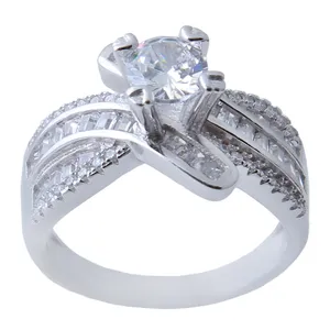 انگشتر نقره زنانه بازرگانی میلادی مدل مدرن فول نگین بدون ریزش نامزدی کد AWR_613