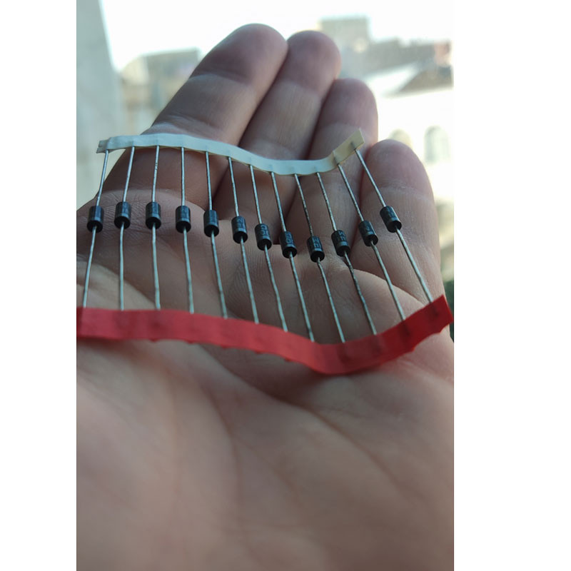 دیود مدل 1N4002 بسته 12 عددی