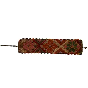 دستبند سوزن دوزی کد c25