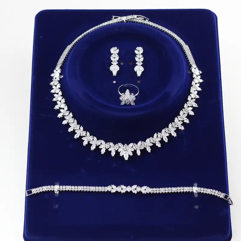 ست زنانه مدل عروس کد AA228