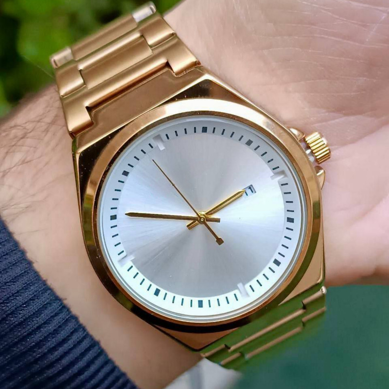 ساعت مچی عقربه‌ای مردانه کوارتز مدل کلاسیک بند استیل کد 1.4