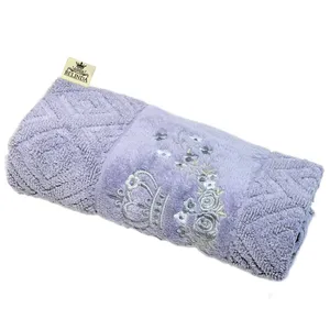 حوله دستی بلیندا مدل گلدوزی سایز 40x80 سانتی متر