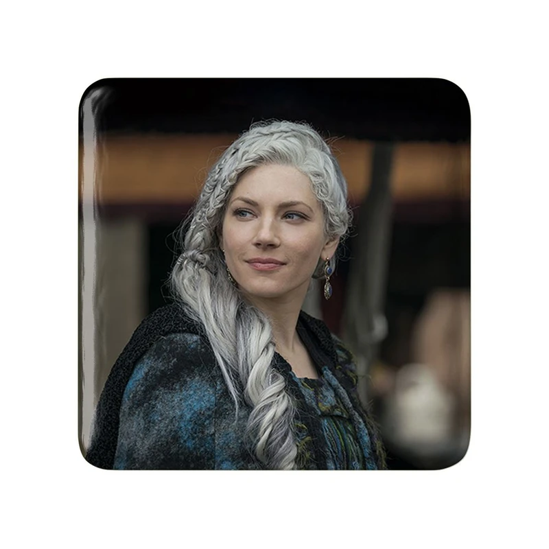 مگنت خندالو مدل لاگرتا سریال وایکینگ ها Vikings کد 29114