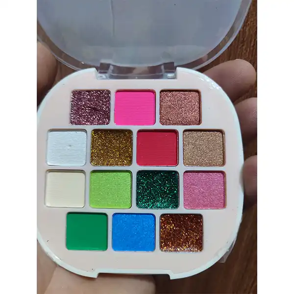 پالت سایه چشم ویا لتواس مدل 3D