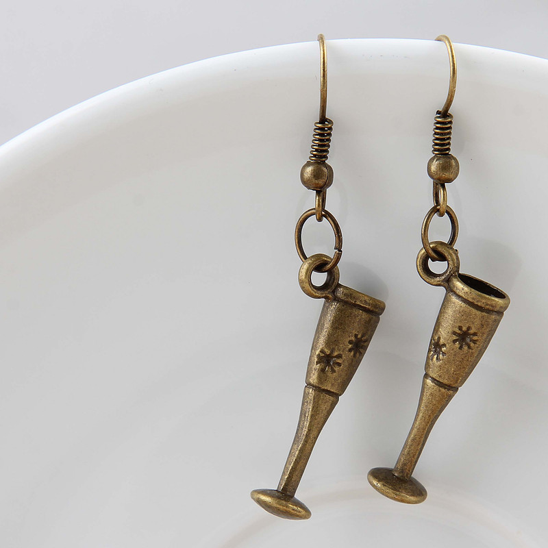 گوشواره دخترانه بازرگانی میلادی مدل جام گوشواره دخترانه بازرگانی میلادی مدل جام