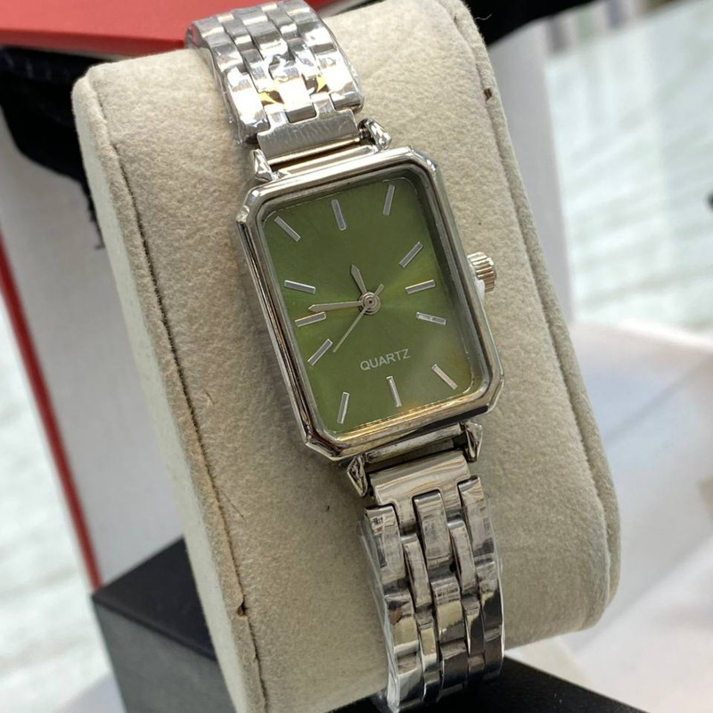 ساعت مچی عقربه‌ای کوارتز زنانه مدل کلاسیک بند فلزی لوکس کد R5