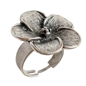 انگشتر زنانه مدل گل نیلوفر کد AW-67