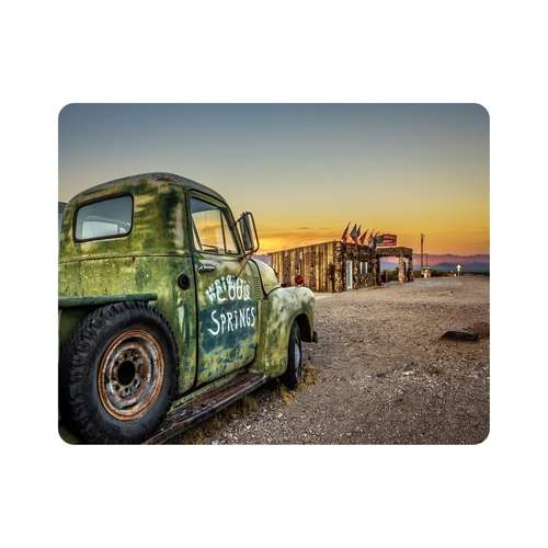 ماوس پد اطلس آبی طرح ماشین کلاسیک و ایستگاه در صحرای موهاوی مدل T1010