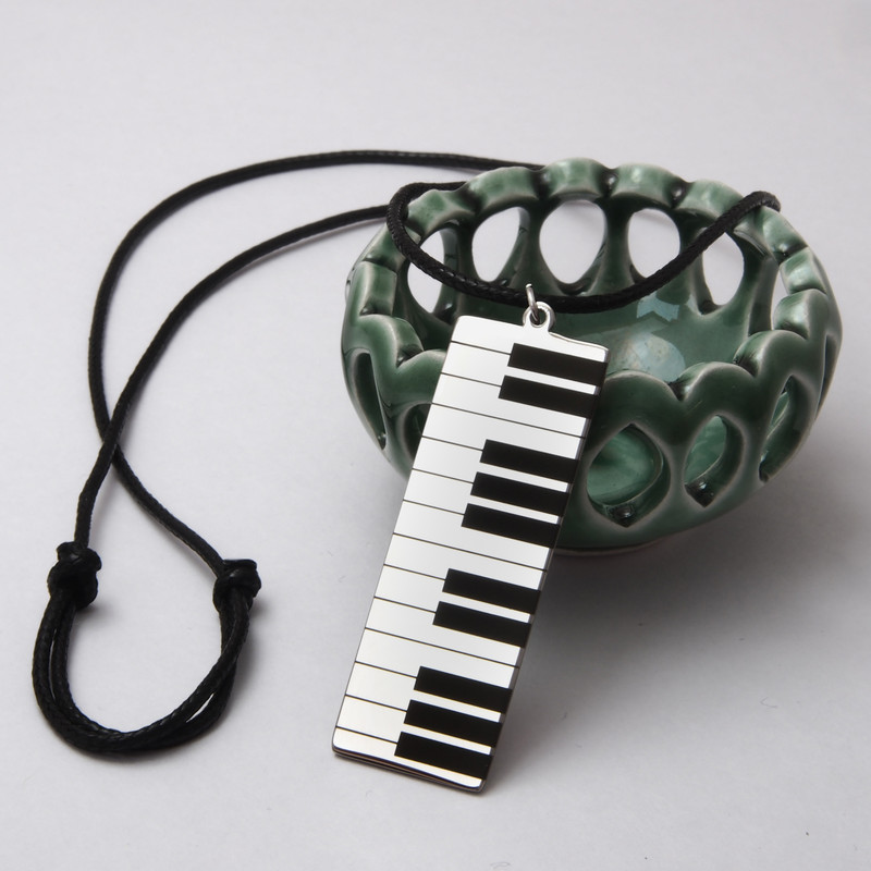 گردنبند مدل پیانو