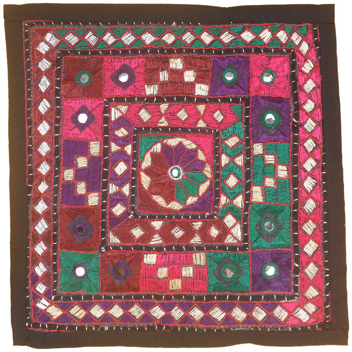 رومیزی سوزن دوزی مدل عسلی کد SOO77