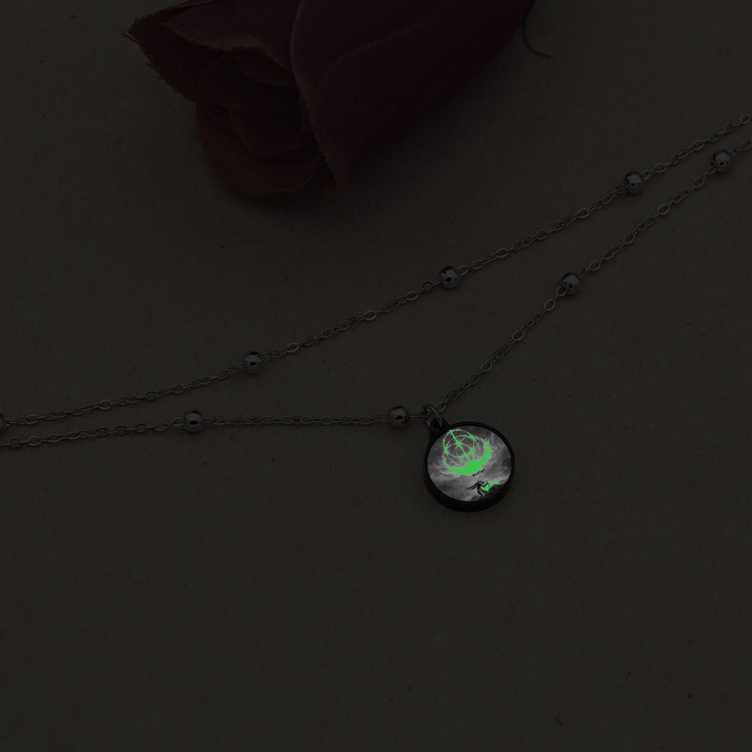 پابند زنانه ناکسیگو مدل شب تاب طرح Elden Ring کد LB7385 پابند زنانه ناکسیگو مدل شب تاب طرح Elden Ring کد LB7385