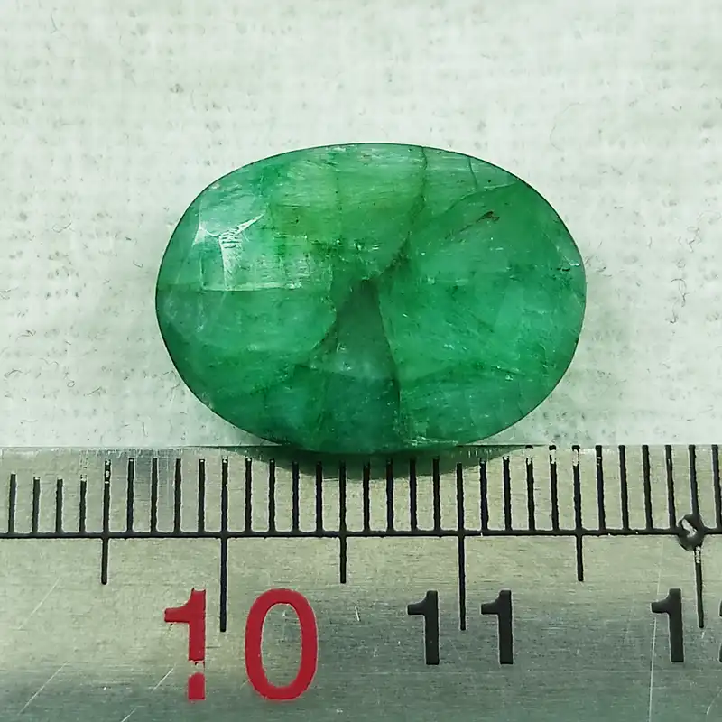 سنگ زمرد سلین کالا مدل طبیعی بیضی کد pc1-14