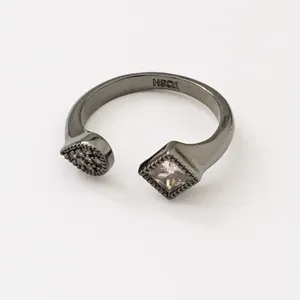 انگشتر زنانه تاش مدل AT232