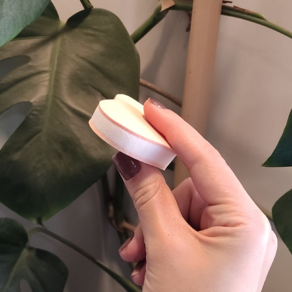 پد آرایشی مدل قلبی کد PD021