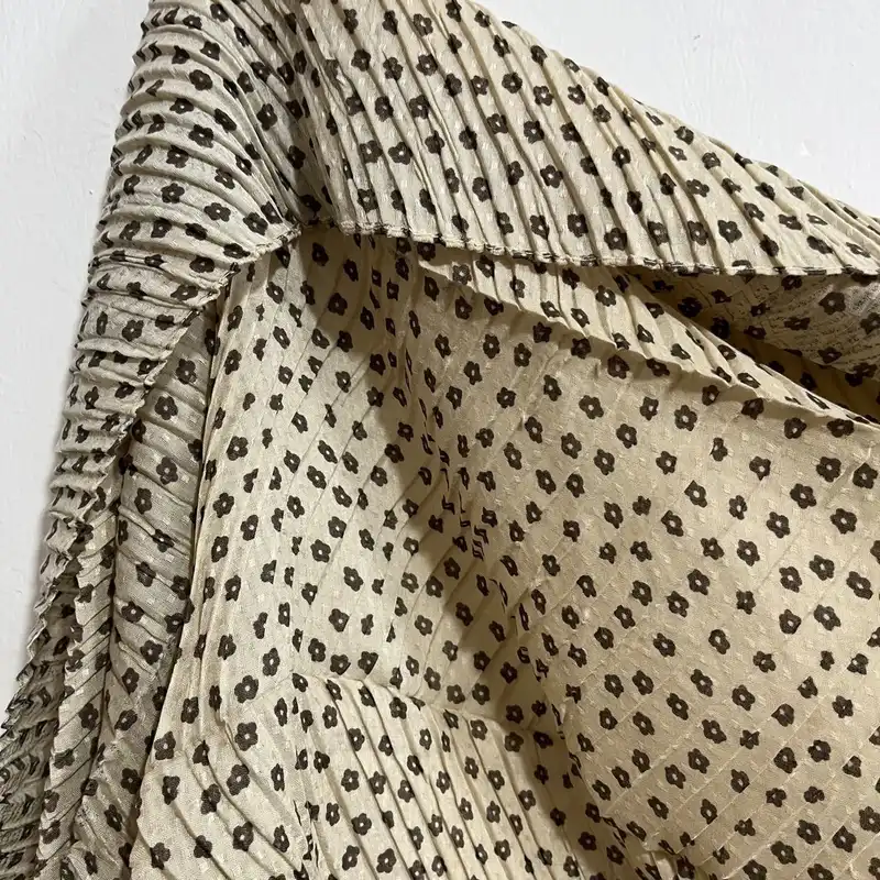 شال زنانه مدل پلیسه بابونه ریز