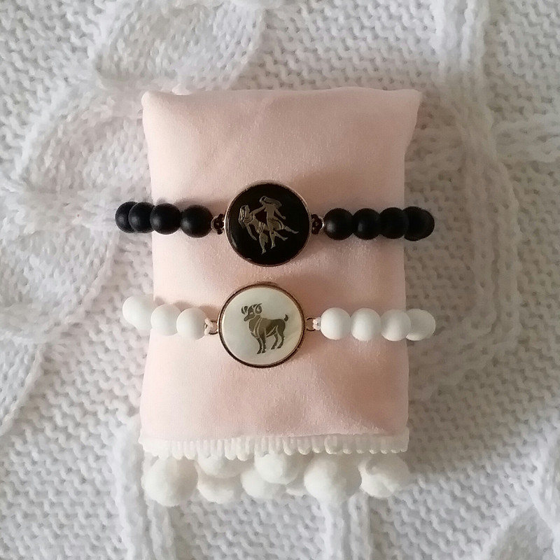 دستبند بچگانه مدل ماه تولد فروردین و خرداد F12 مجموعه 2 عددی