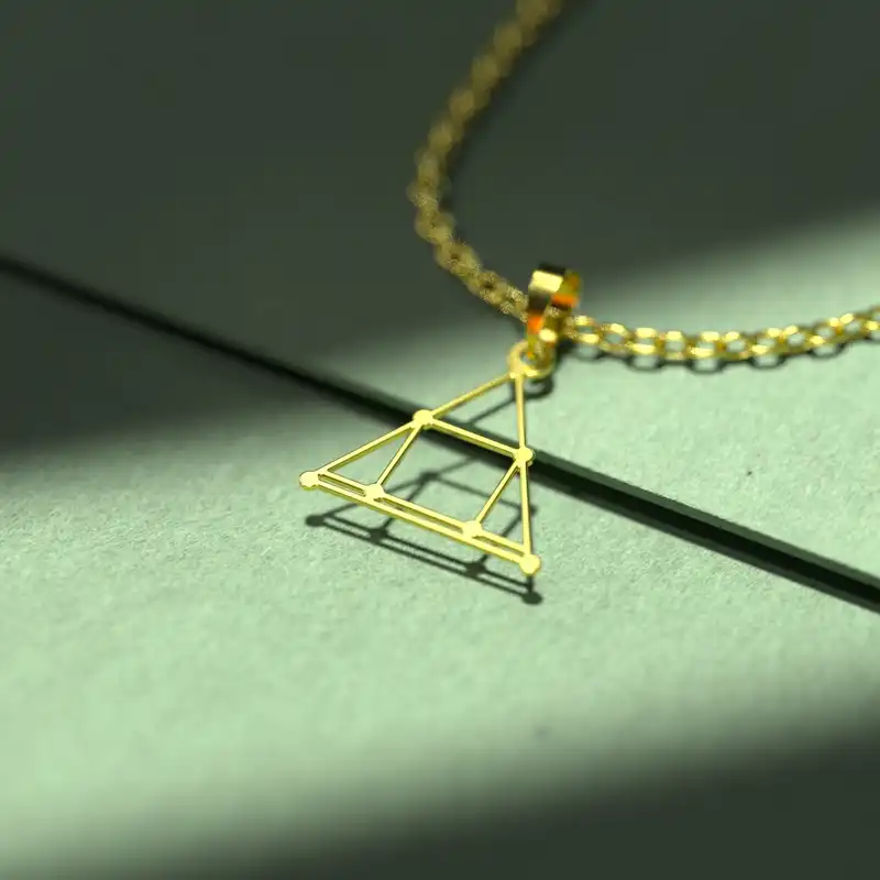 گردنبند طلا 18 عیار زنانه مدوپد مدل مثلث کد D3-1-1013