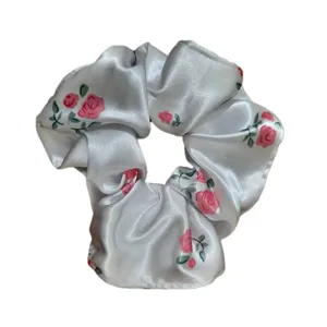 کش مو زنانه مدل ساتن ابریشم طرح گل رز