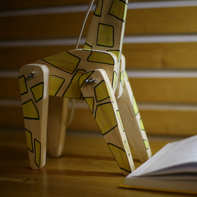 چراغ مطالعه مدل زرافه