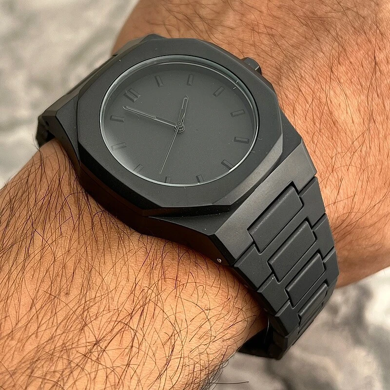 عکس شماره 10 : ساعت مچی عقربه-ای کوارتز مردانه مدل اسپرت بند سبک قفل مخفی کد ۱.۶