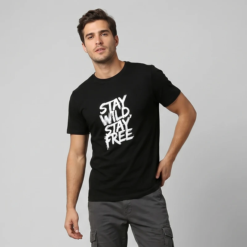 تی‌شرت آستین کوتاه یقه گرد مردانه مدل Stay Wild Stay Free