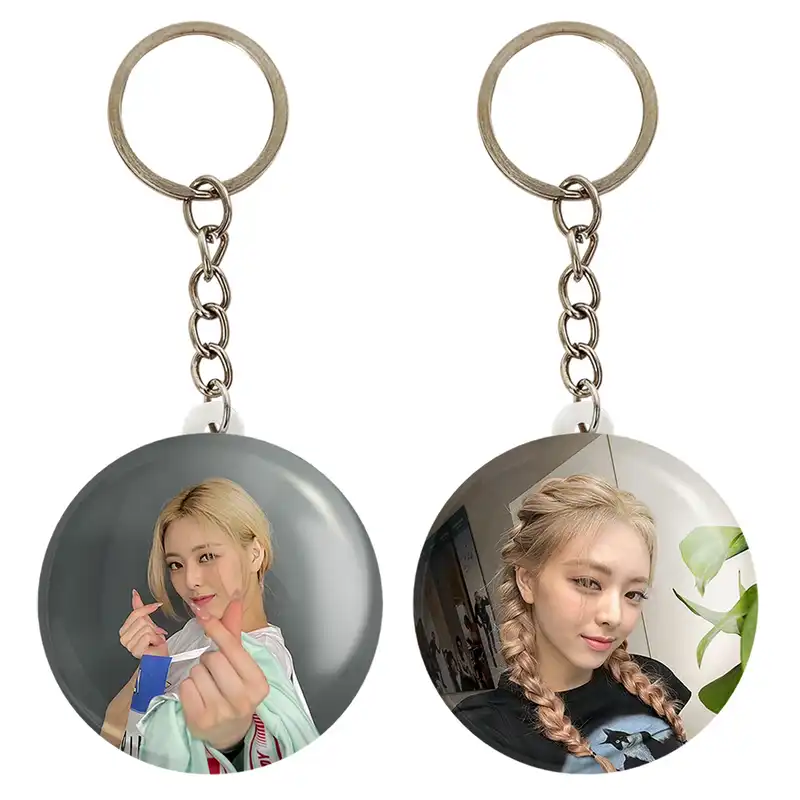 جاکلیدی خندالو مدل یونا گروه ایتزی ITZY کد 2021620219 مجموعه 2 عددی