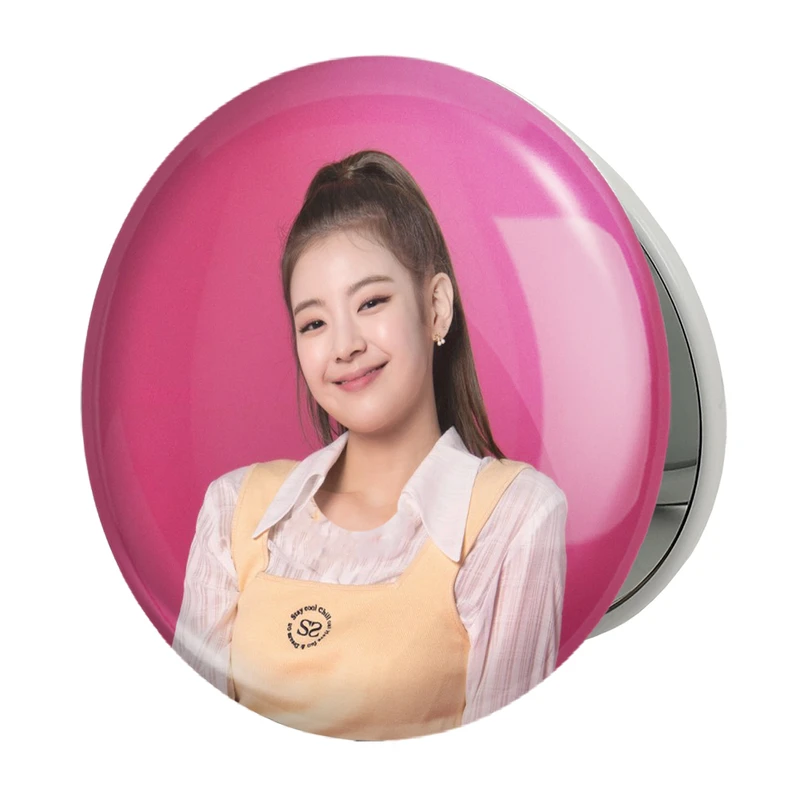 آینه جیبی خندالو طرح لیا گروه ایتزی ITZY مدل تاشو کد 20189 