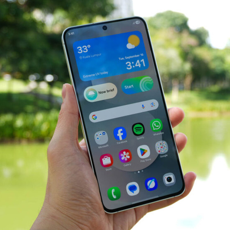 گوشی موبایل سامسونگ مدل Galaxy S25 FE دو سیم کارت ظرفیت 256 گیگابایت و رم 8 گیگابایت - ویتنام - به همراه شارژر 45 وات سامسونگ، 2 عدد قاب و 1 عدد محافظ صفحه نمایش