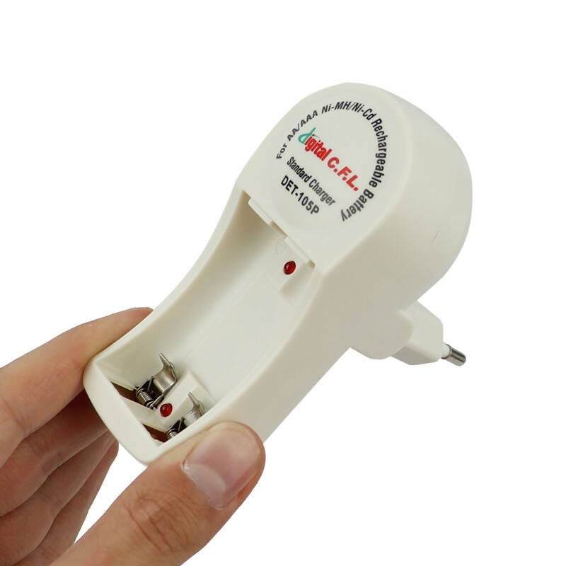 شارژر باتری سی.اف.ال مدل DET-105 به همراه باتری قابل شارژ قلمی