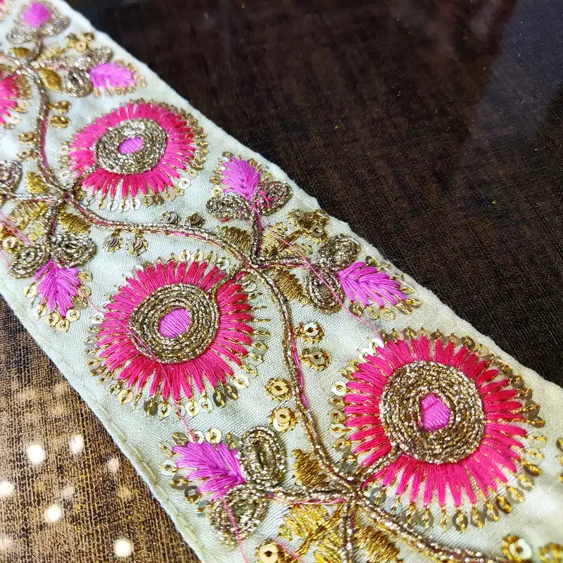 نوار یراق مدل هندی گل آفتابگردان A طول 1 متر