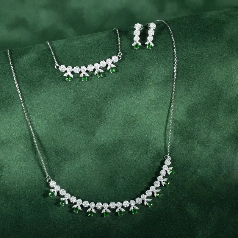 نیم ست نقره زنانه مدل فلاور زمرد AMT-N224