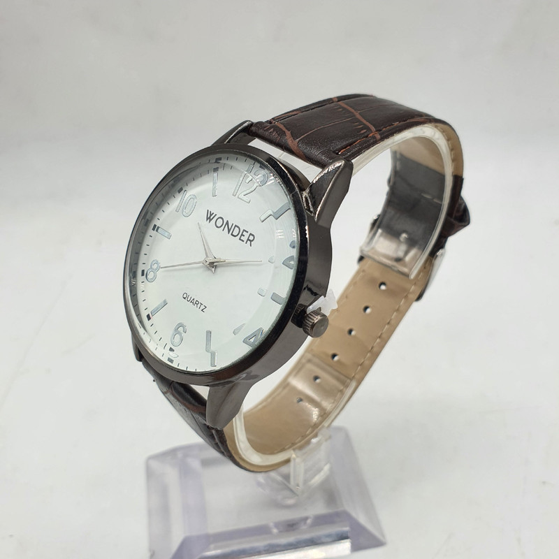 ساعت مچی عقربهای مردانه مدل BR7W ساعت مچی عقربهای مردانه مدل BR7W