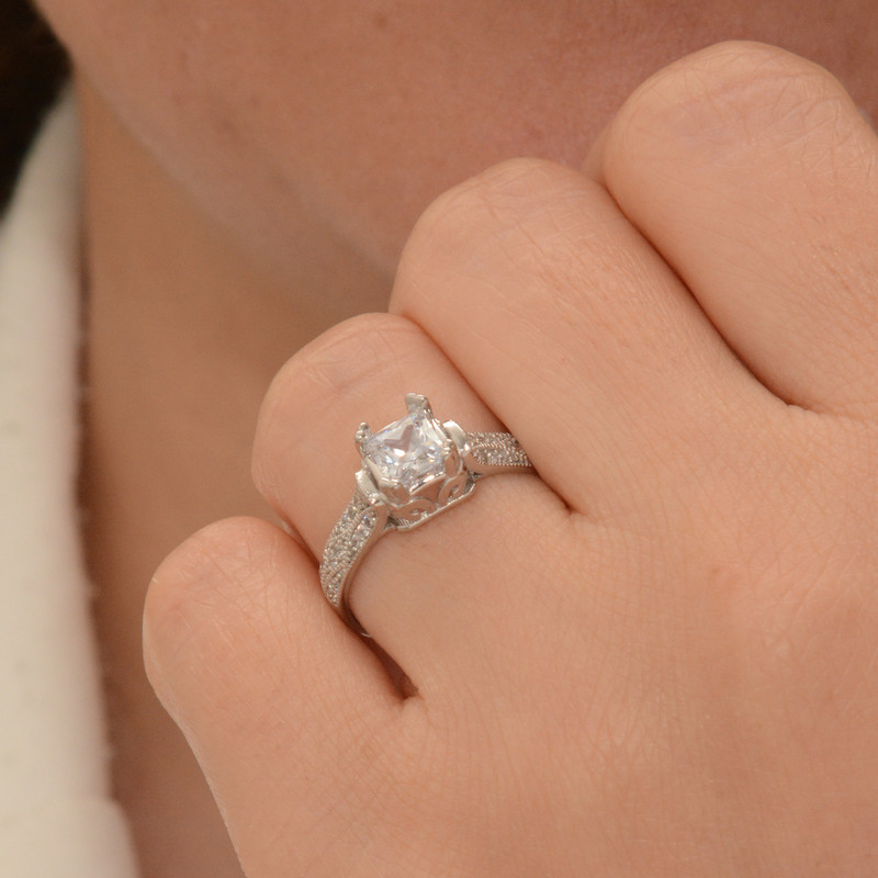 انگشتر طلا 18 عیار زنانه طلای مستجابی مدل سولیتر مربعی کد N56 انگشتر طلا 18 عیار زنانه طلای مستجابی مدل سولیتر مربعی کد N56