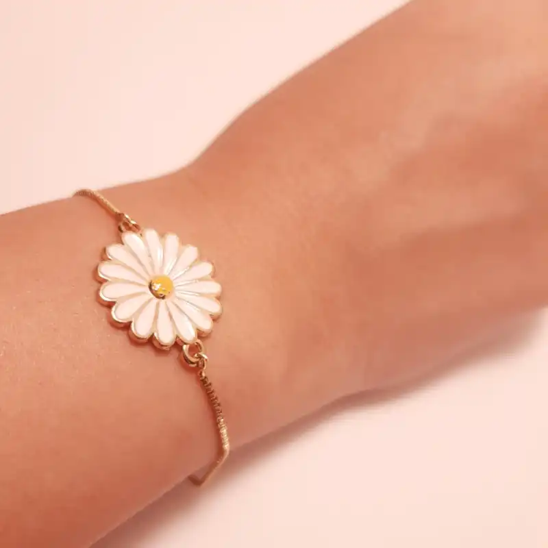 دستبند زنانه مدل آسانسوری گل بابونه