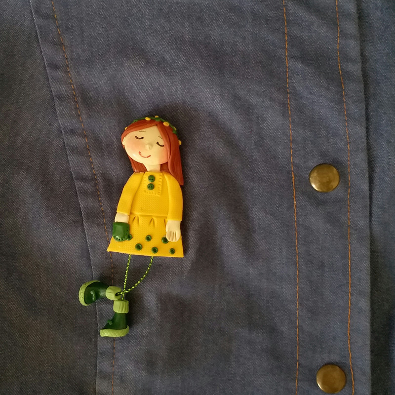 گل سینه دخترانه مدل دختر عروسکی کد SS101