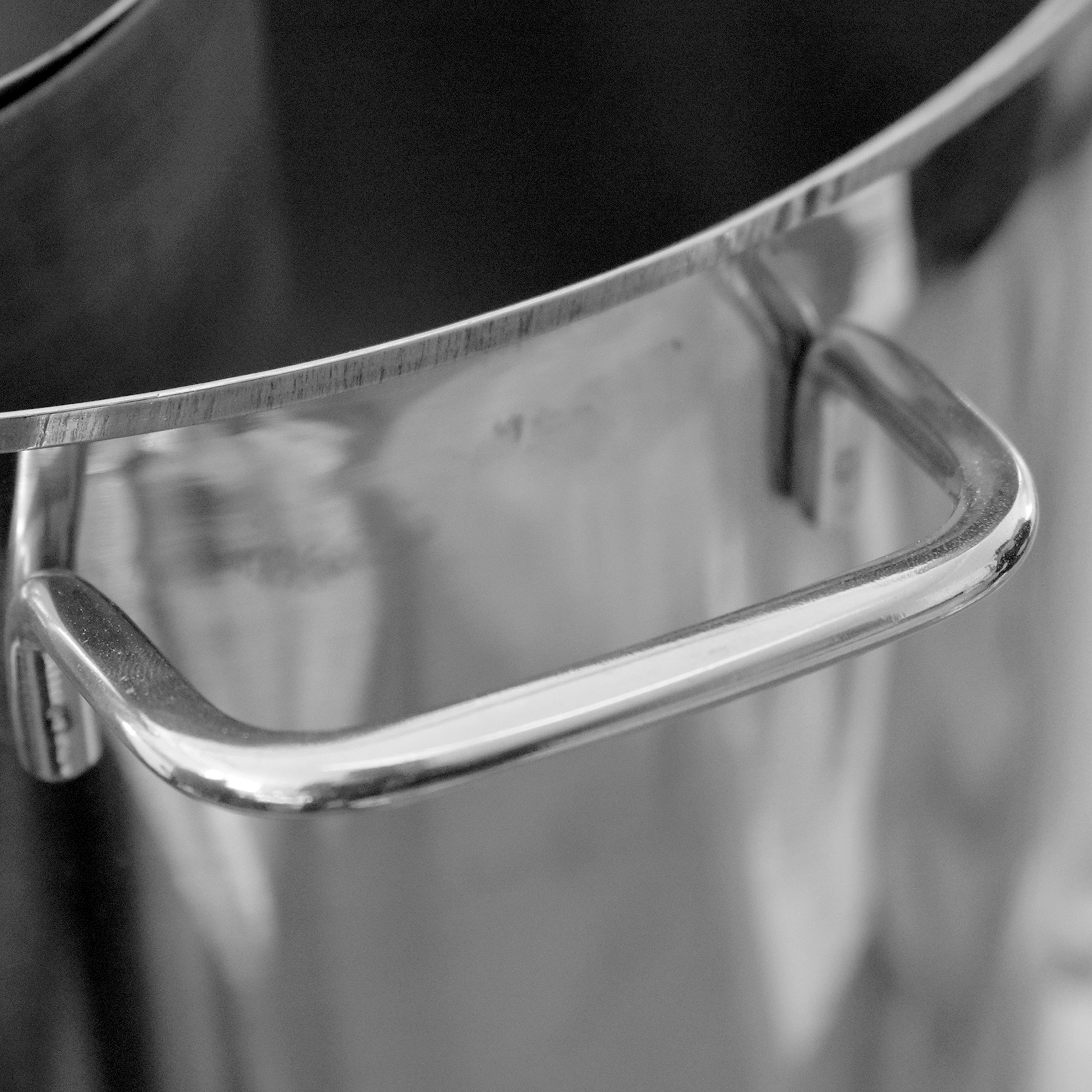 سماور برقی پگاسوس مدل Trigon ظرفیت 11 لیتر