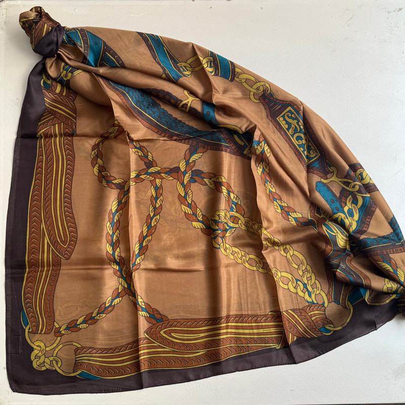 روسری زنانه مدل حریر ابریشم زنجیره ای کد 12