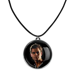 گردنبند خندالو مدل استفان سالواتوره خاطرات یک خون آشام The Vampire Diaries کد 2028220273