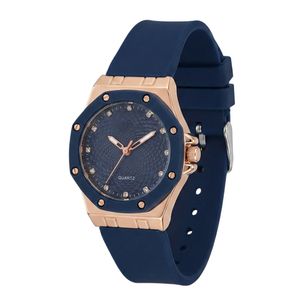 ساعت مچی عقربه‌ای کوارتز زنانه مدل لوکس اسپرت بند پیو ضد حساسیت کد M5