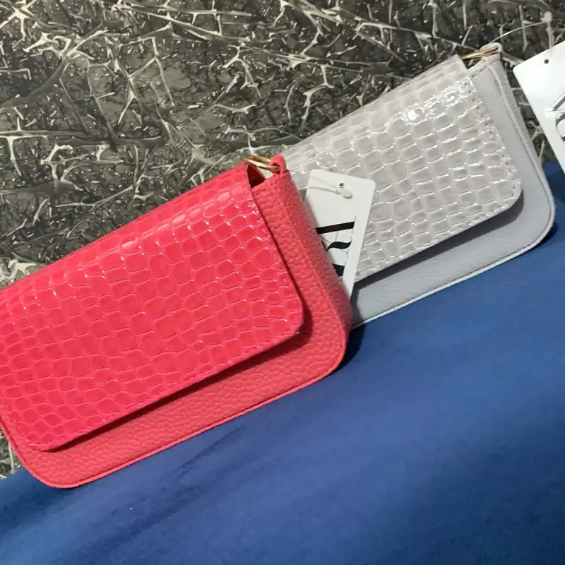 کیف دوشی زنانه مدل پوست ماری 101