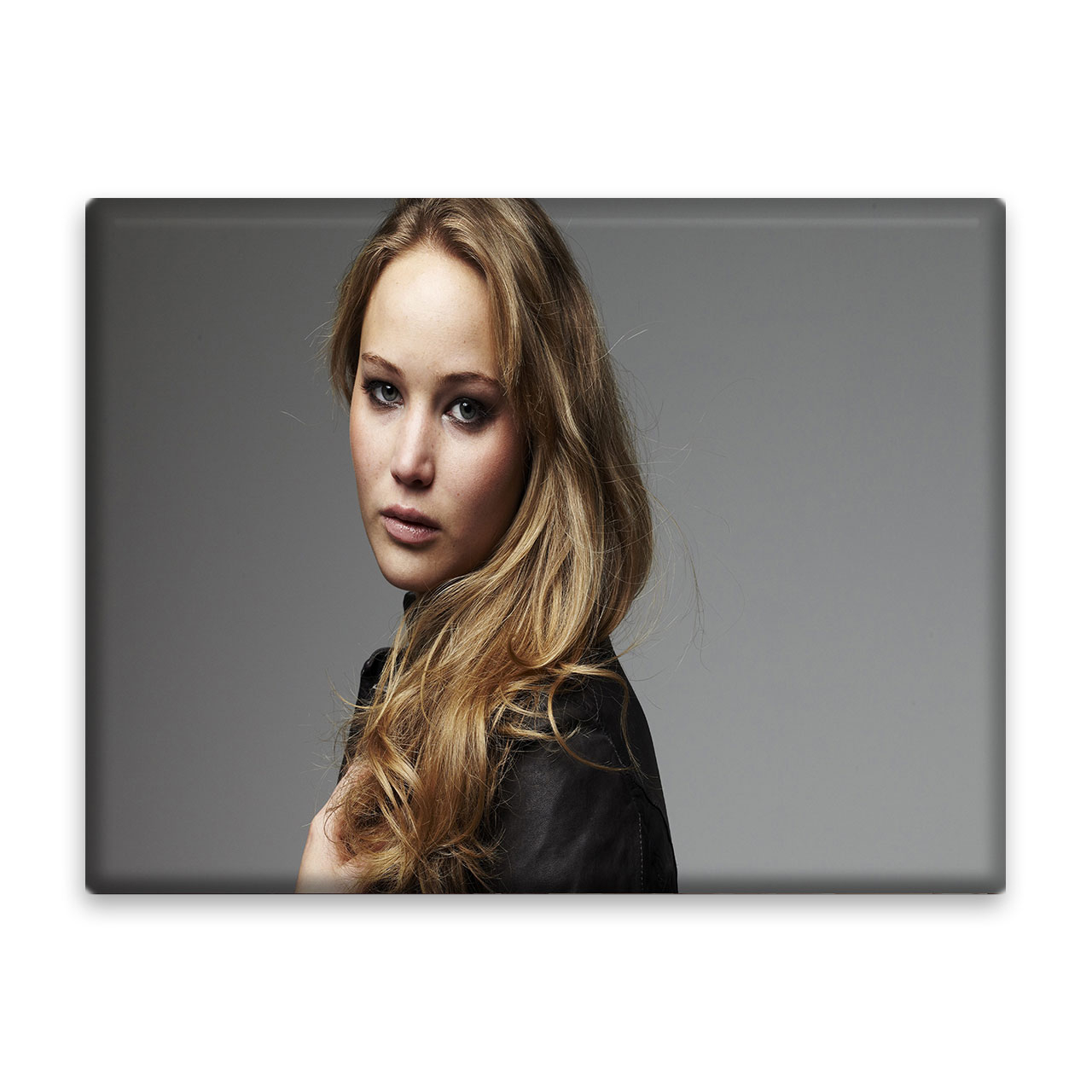 کاشی اطلس آبی طرح بازیگر جنیفر لارنس مدل L6456