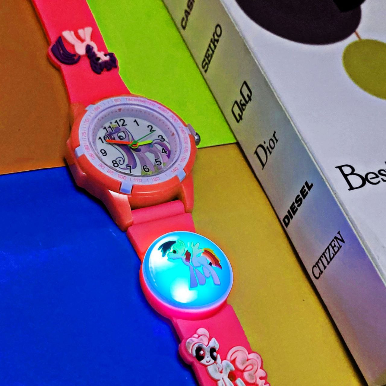 ساعت مچی عقربه ای بچگانه مدل چراغدار 013