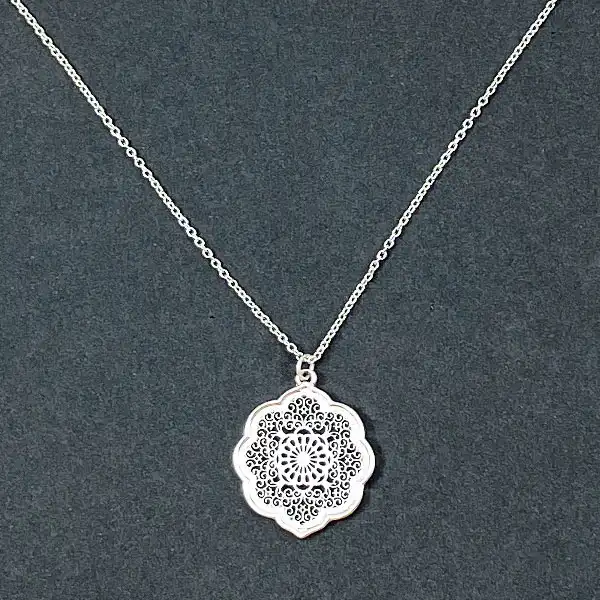 گردنبند زنانه سیکس مدل سنتی ترمه