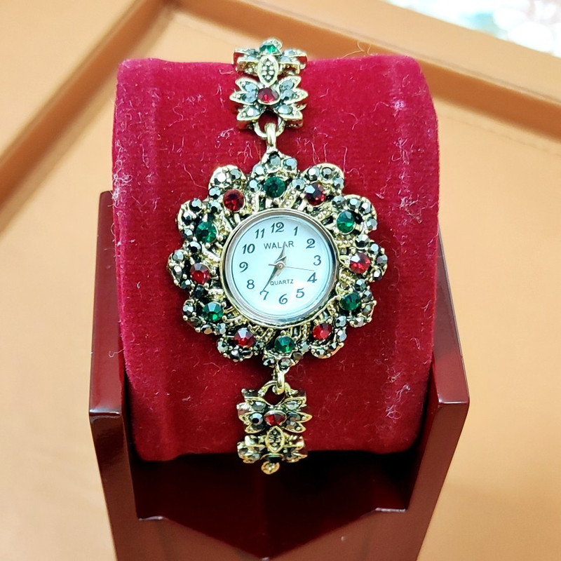 ساعت مچی عقربه ای دخترانه والار مدل W9