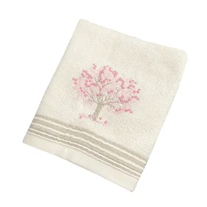 حوله دستی مادام کوکو مدل Orva سایز 30x45 سانتی متر